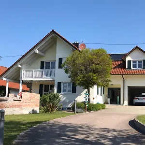 Gelbe 10 - Wohlfuehloase Fuer Ganze Familie - Naehe Legoland Burtenbach